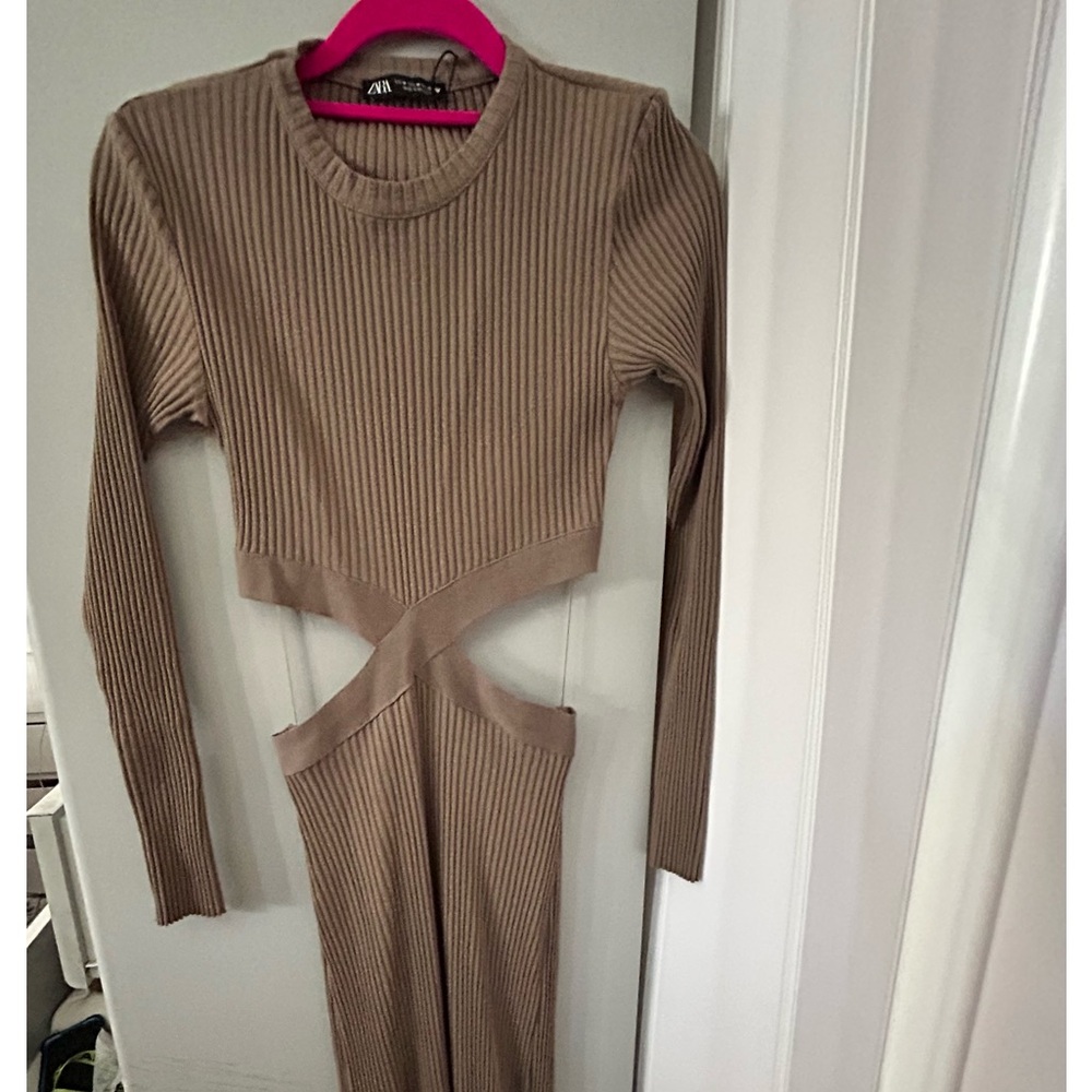 ๐ Zara Taupe Ribbed Dress